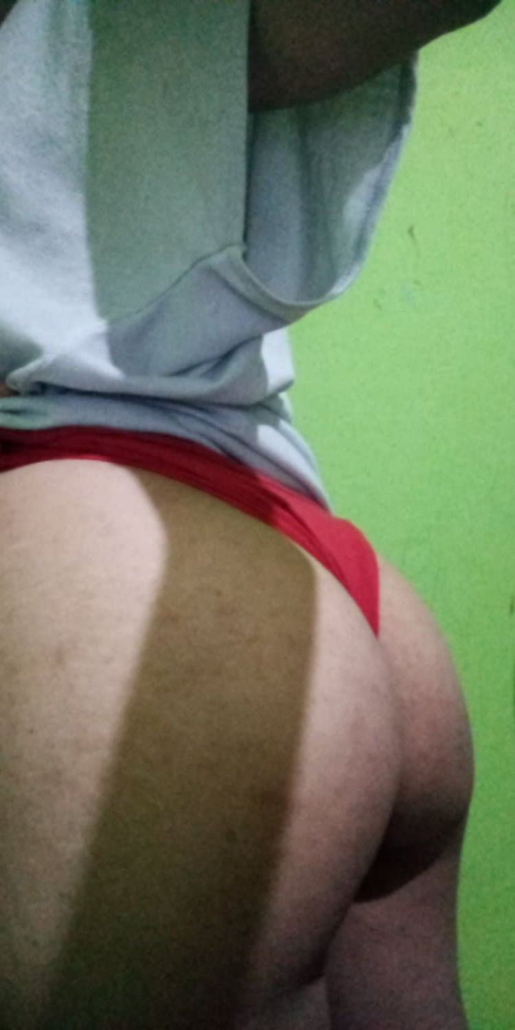 Click to view full size Este post es puro culo! (Carla B)