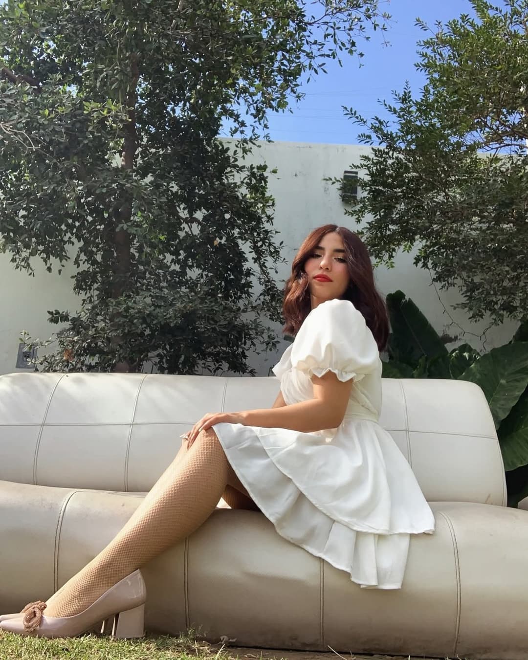 Más de ella casi 20 años.