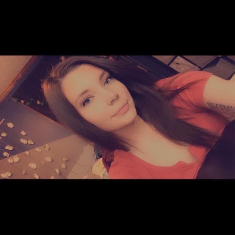 Iced out slut ex is horny 24/7 ready to be a slut