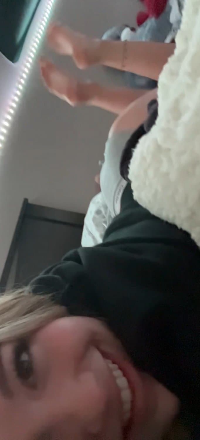 Hot teen blonde masterbates