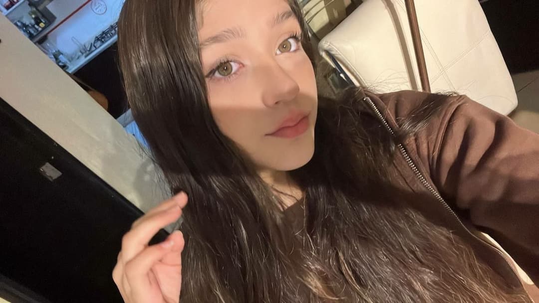 +18 guera ojos verdes quemada