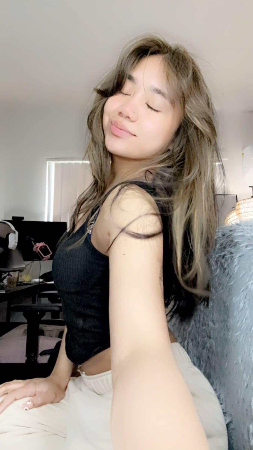 Click to view full size Sexy petite ABG teen Cece