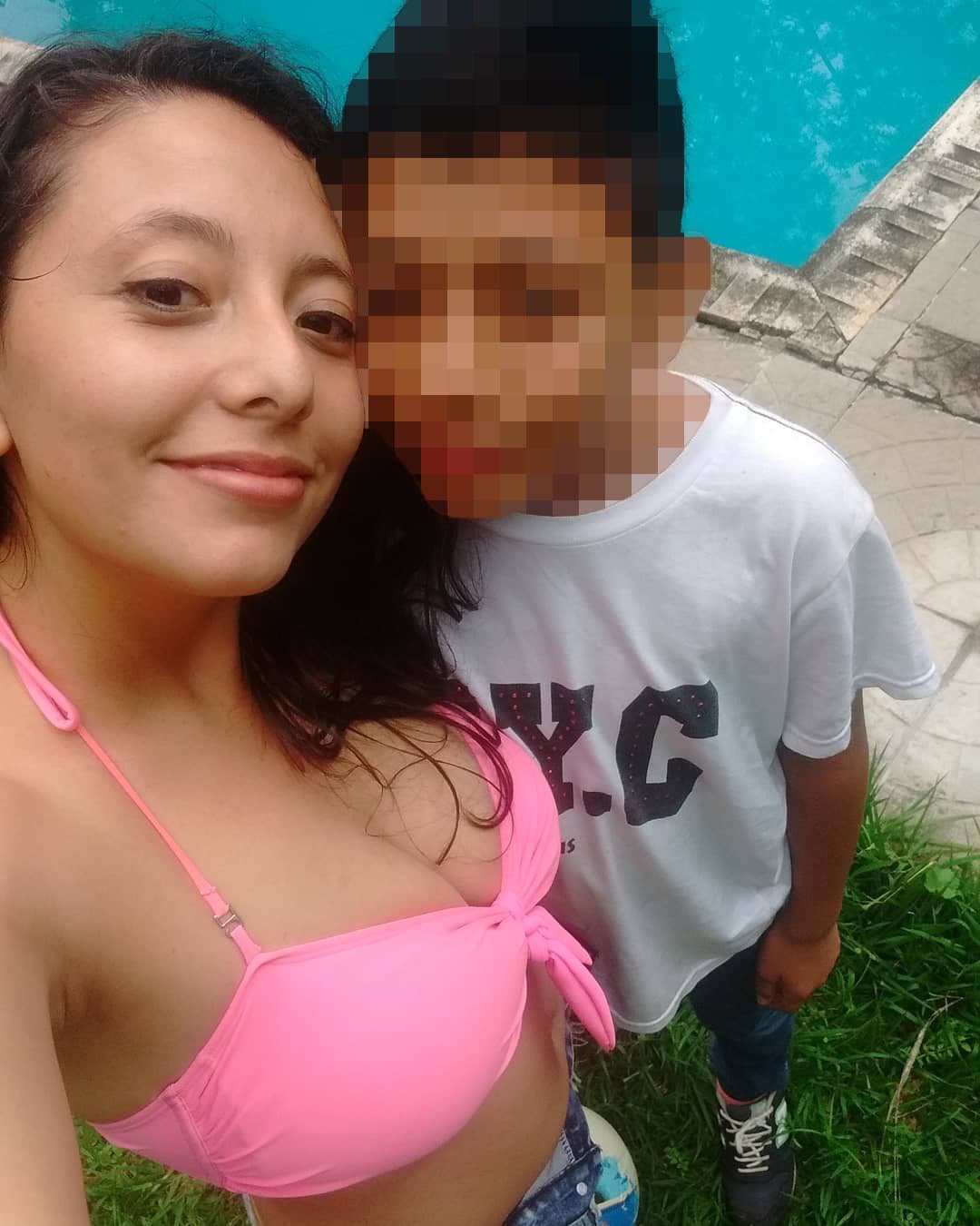 TREMENDA FLACA TETONA ARGENTINA/SKINNY ARGENTINA WITH HUGE TITS (SOFT)