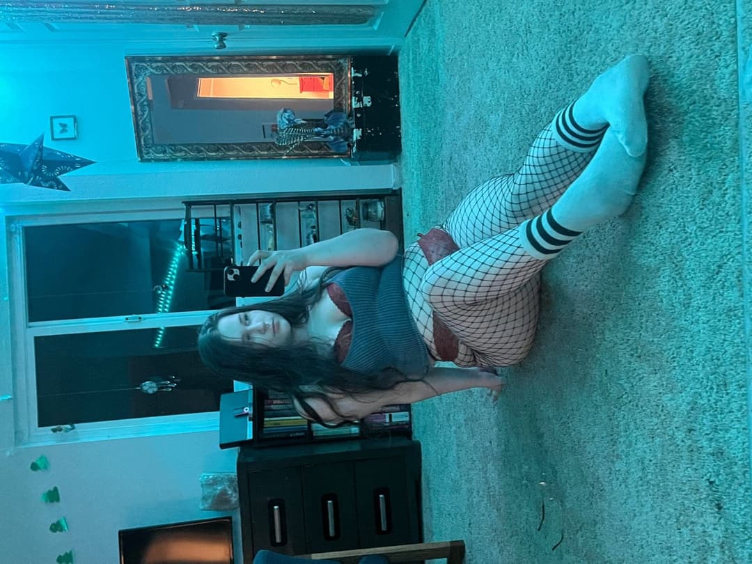 Thick Pale Hucow Fantasizes Over BBC porn