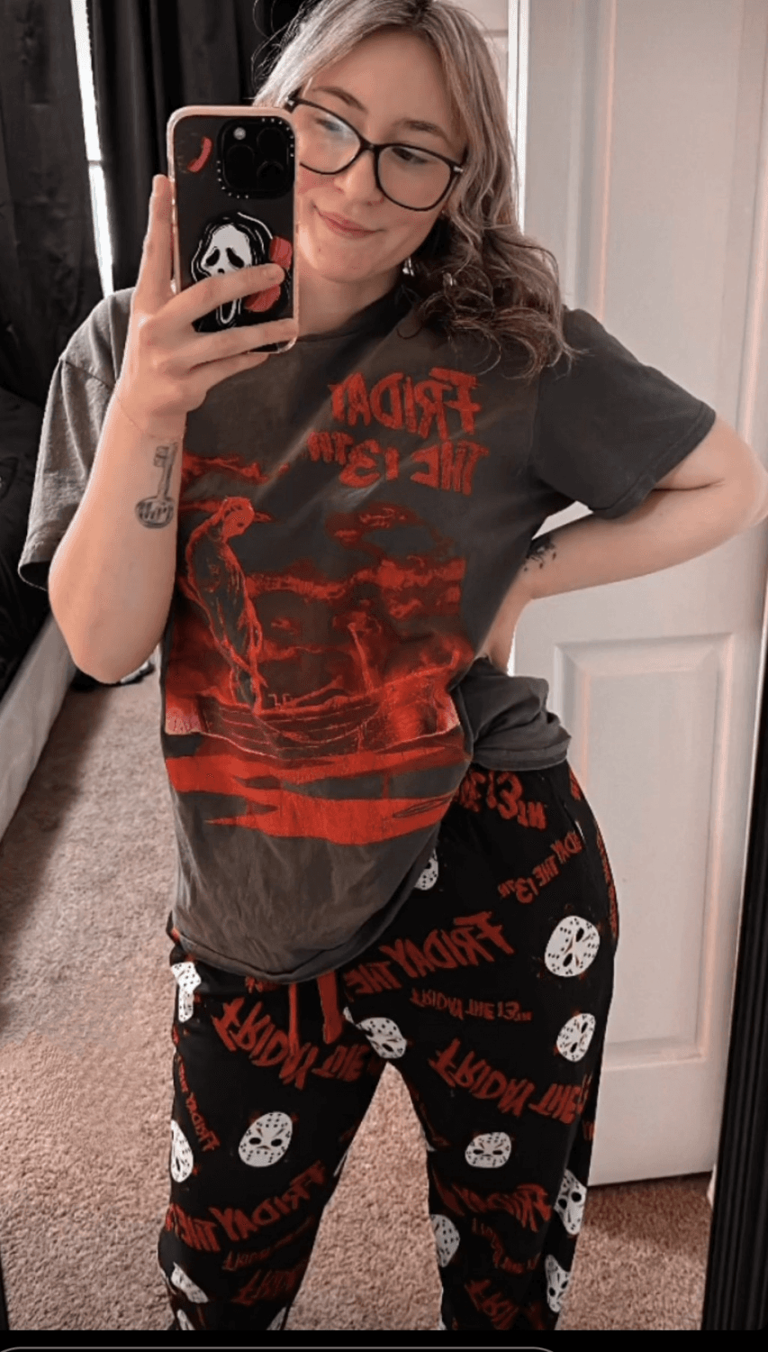 This 34 year old Milf cheated on her hubby for a 17 year old punk ass kid. What a stupid slut.??