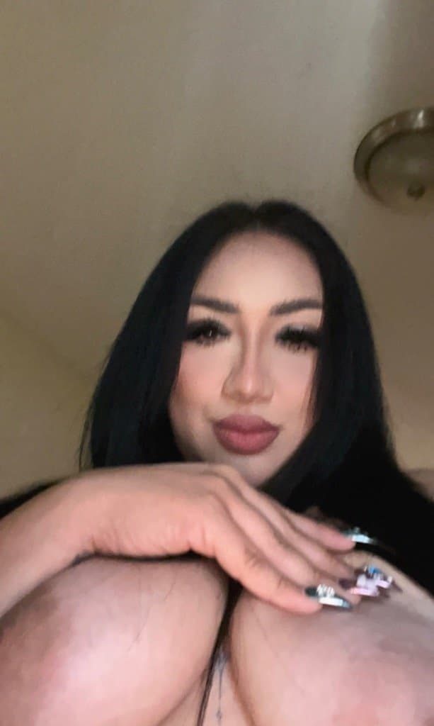 Pretty titties PRETTY tight PUSSY thick Latina sister