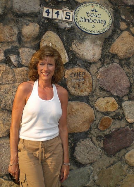 Gorgeous GILF Mary shows off her banging body