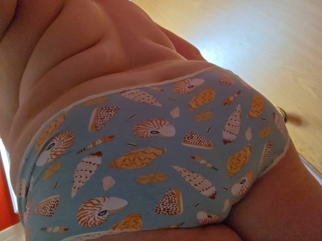 Click to view full size Anyone in indy wanna fuck this bbw slut she loves all cocks