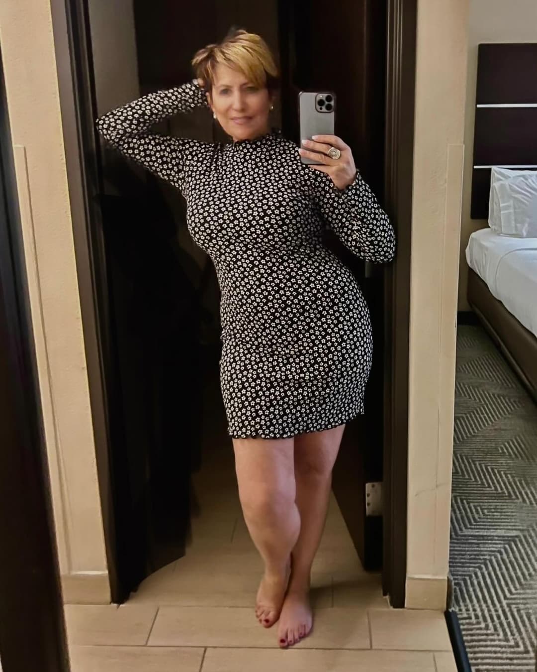 Thick Gilf flight attendant