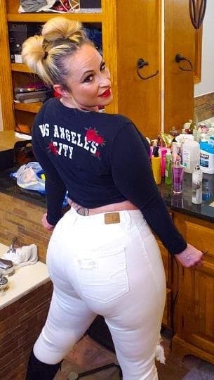 BAD DUMB THICK MATURE MILF MOM WHITE SNOWBUNNY MILF GOT ASS madura culona mama