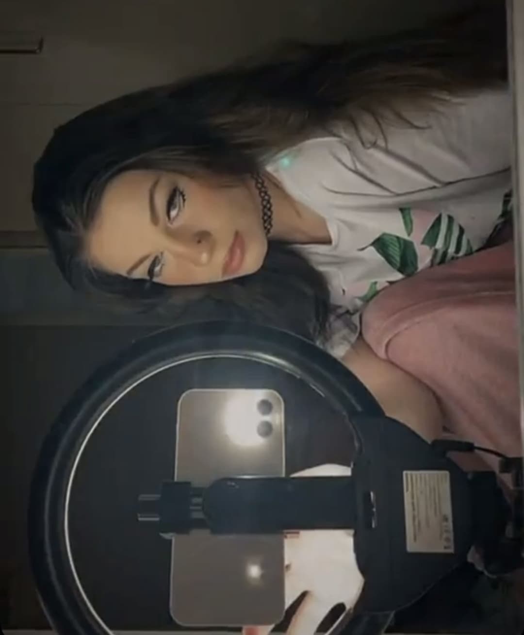 BLONDE GOTH PAWG MILF SNAPCHAT GYM SLUT MARGARET SPREADING PUSSY & ASSHOLE TWERKING & SPANKING SOLO