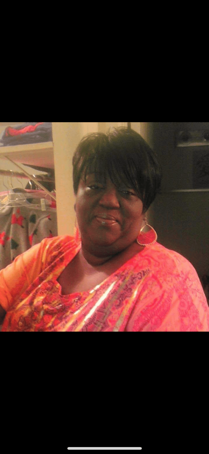 Black cougar mom huge tits sucks the skin off a bone