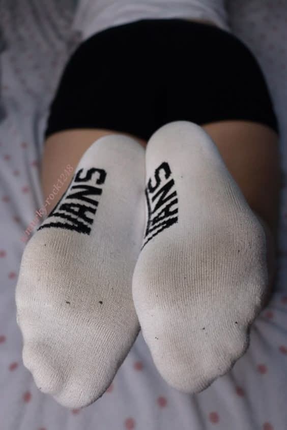 Click to view full size Chinese feet / socks / shoes.
