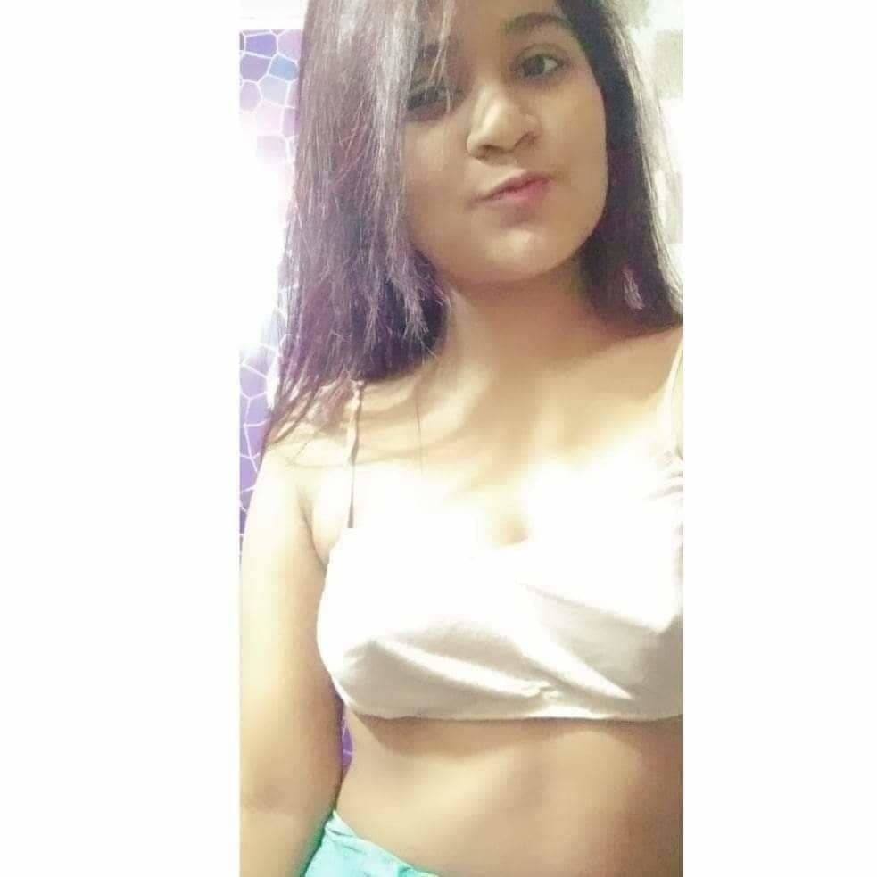 Naughty Indian schoolgirl showing her boobs