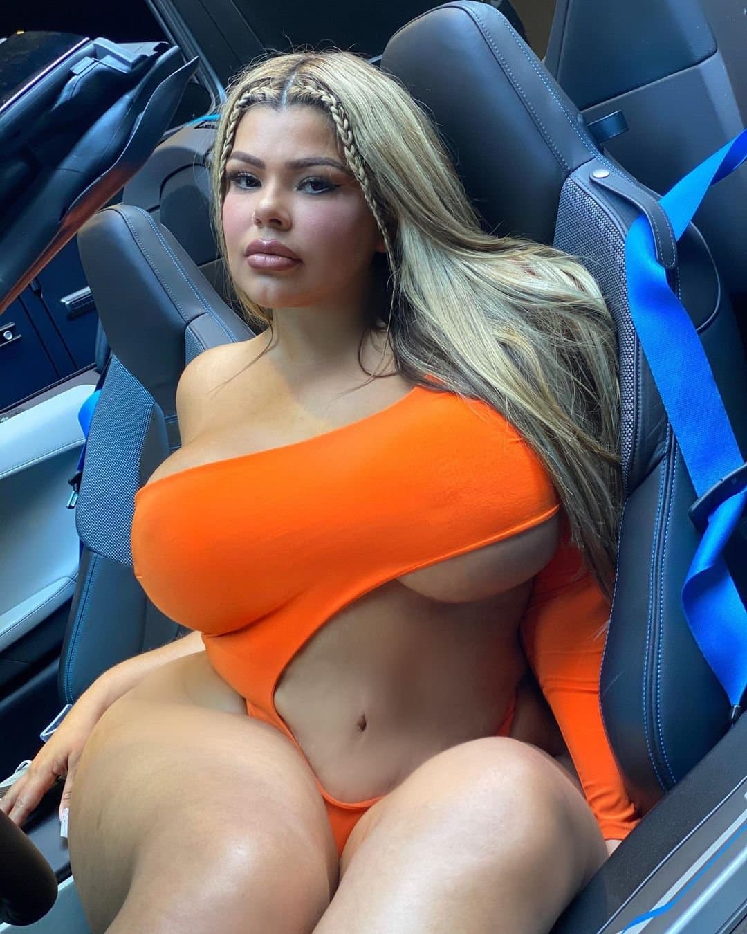 Michele Mendez Gordinha Loira Muito Gostosa