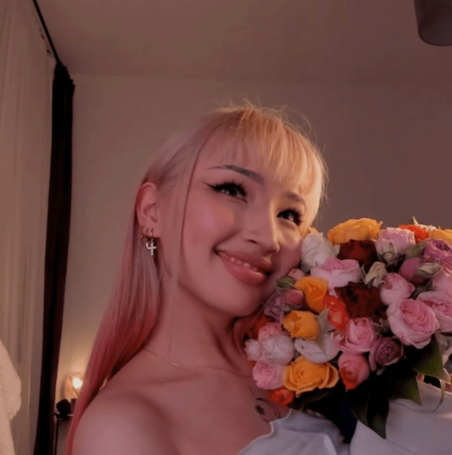 LEAK325 Gorgeous Asian Babe Livestream Squirting Hard On Cam Leaked