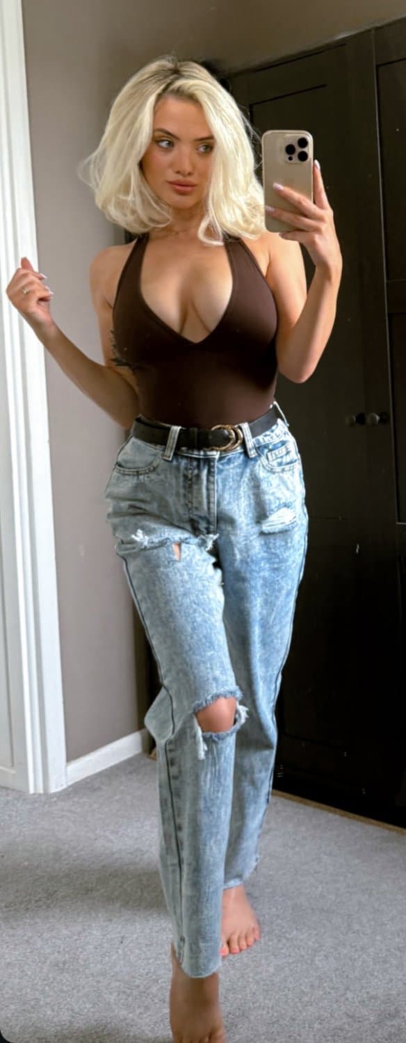 Random UK Chav Sluts - Which one do you want to see more of? British Chavs