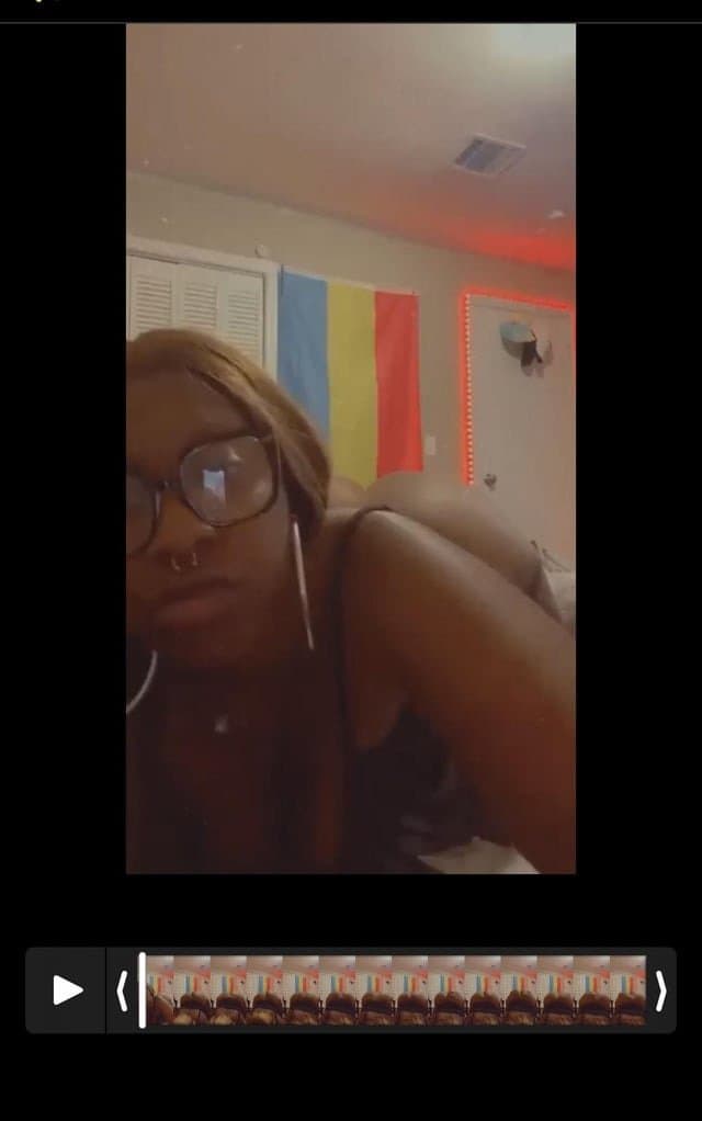 My fav type of woman, a thick Ebony!