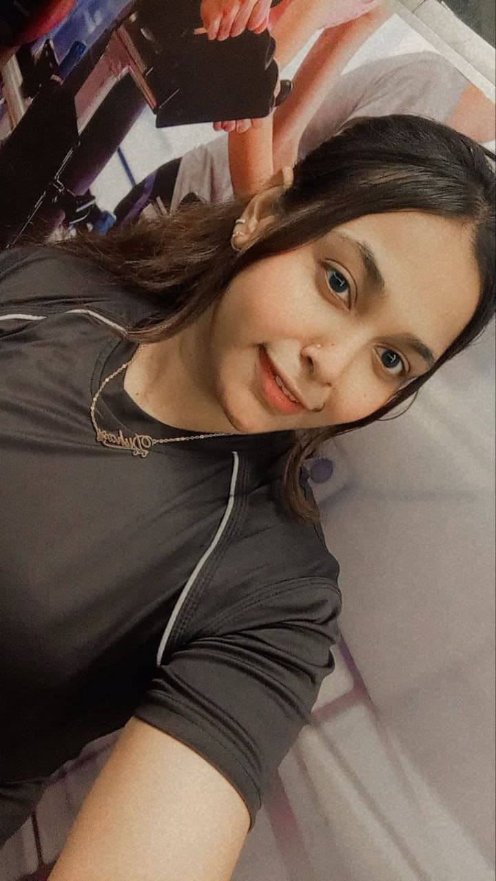 Desi Bangladeshi Beautiful Sexy Chubby Gf Showing Lover