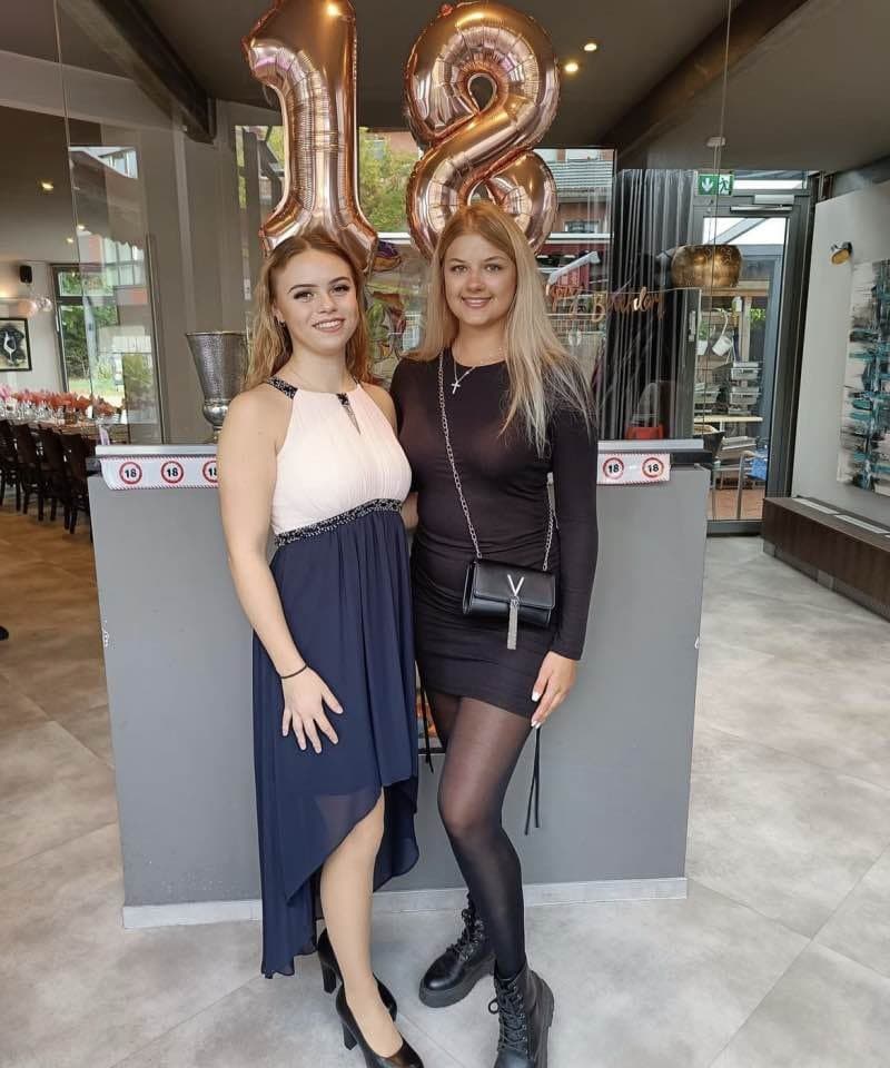 Click to view full size Cute German teens Lea and Lea