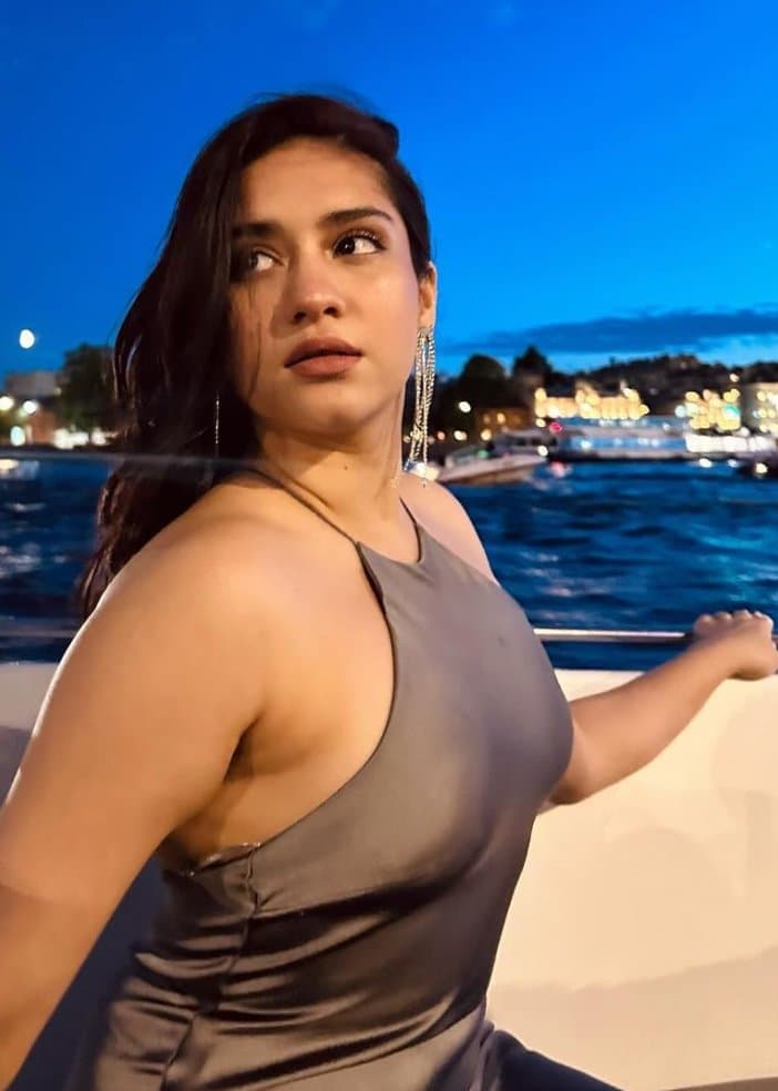 My rich Indian cousin sister