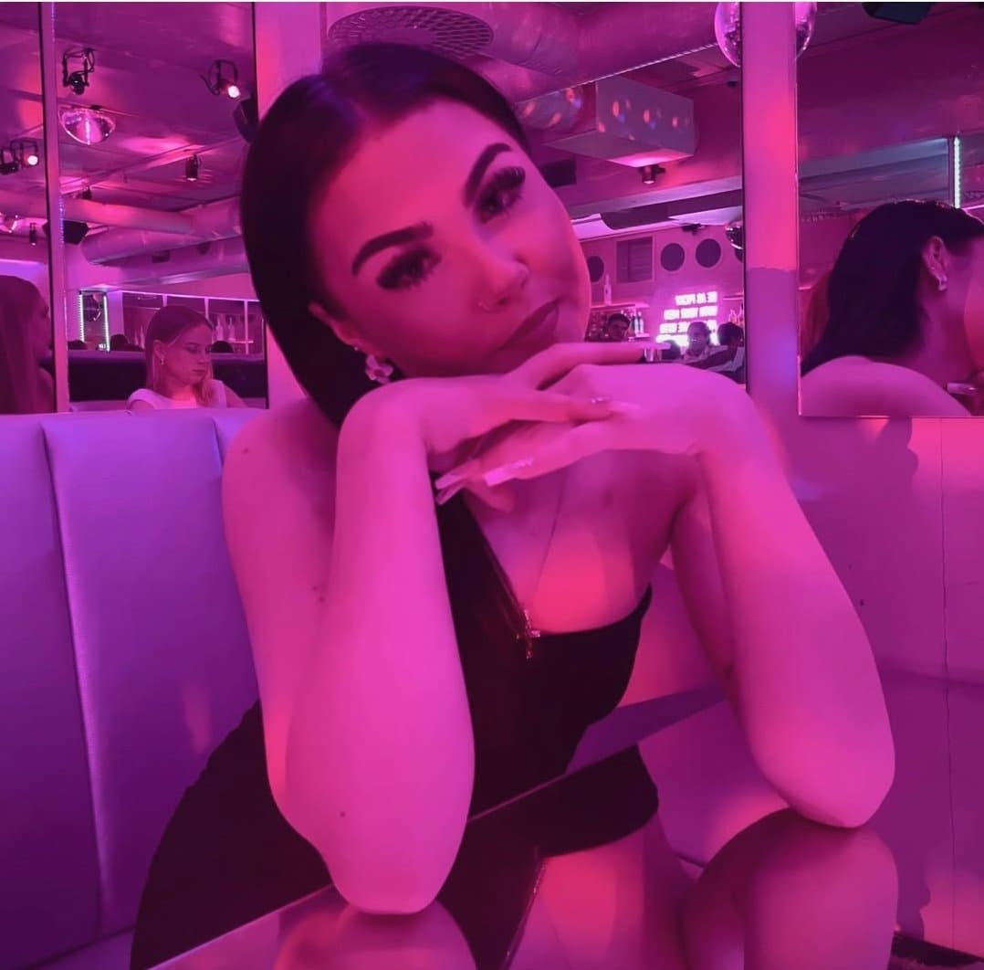 Click to view full size I found this one dude older sister go make him cry and scare on kik: honkka7