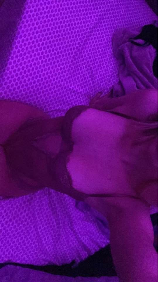 21 yo Emily needed posting so bad didn’t she. Kik @ expo_dom for the same