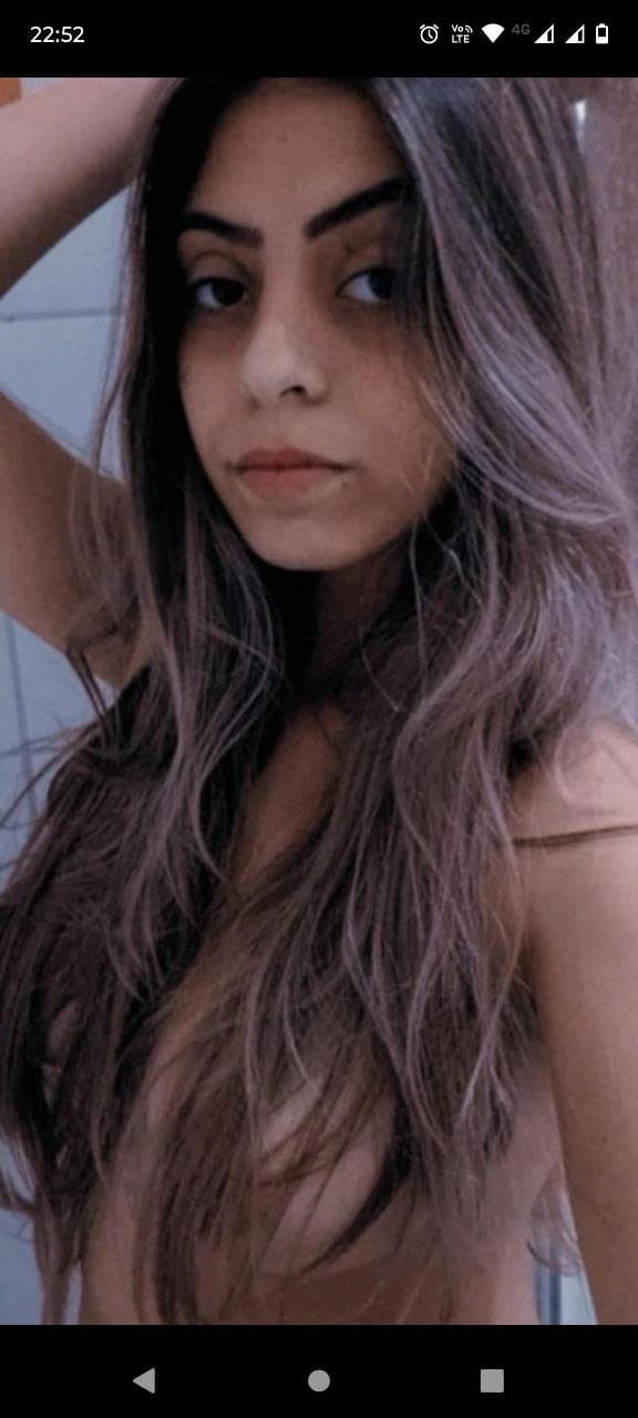 Novinha rabuda do corno. Dava pra geral e hoje em dia se faz de santa. Hellen Santos de Jaraguá SC