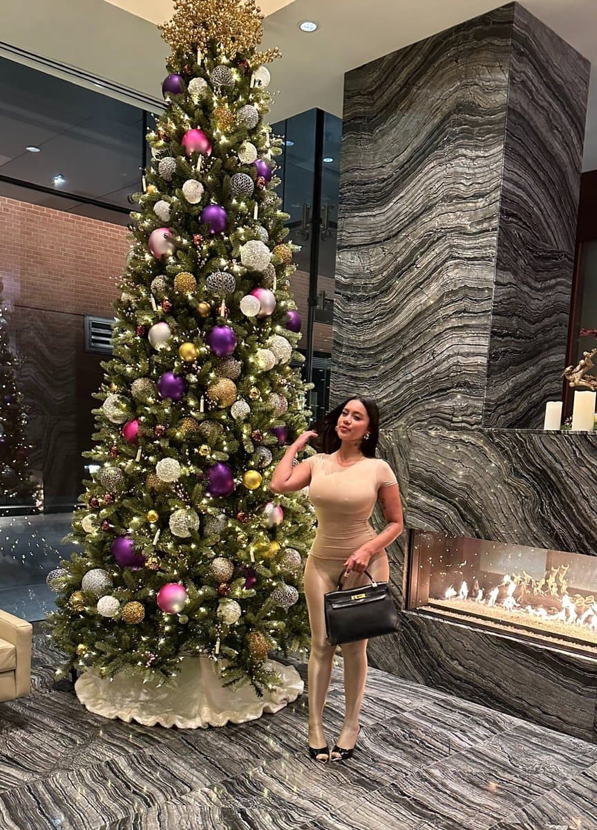 Click to view full size Id smash this thick latina anytime....name a sexier toronto latina ill wait