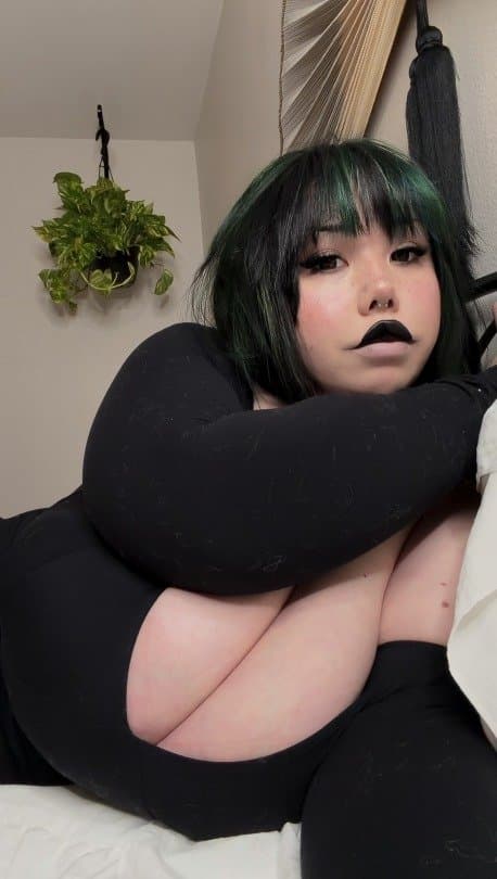 incredibly down bad for her