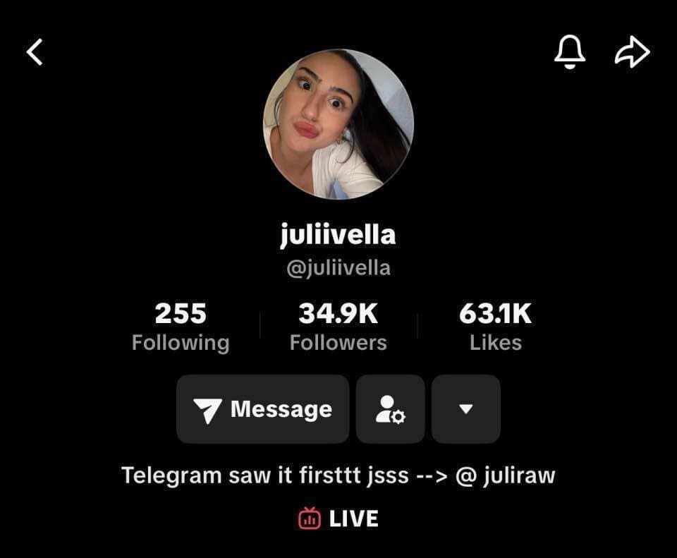 Cute Tiktok slut loves cum she live on Tiktok Right now
