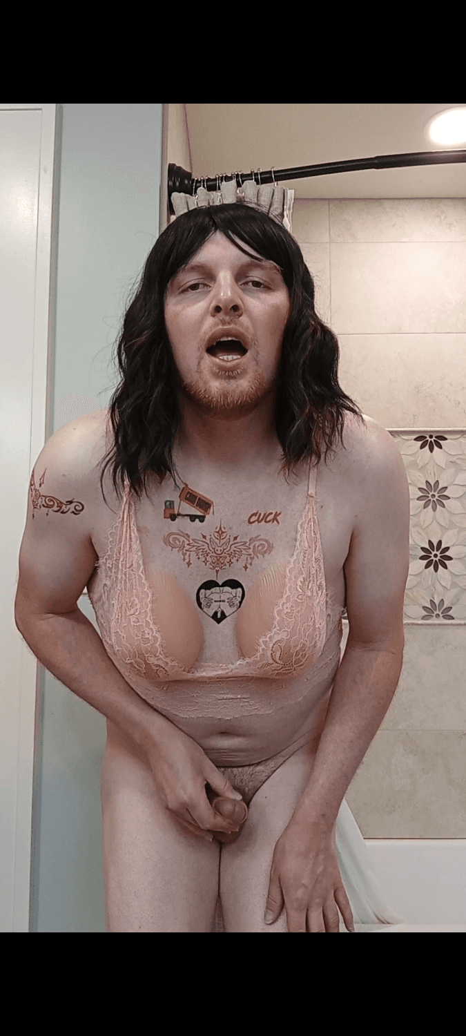 Sissy Derek chew Fenton Michigan