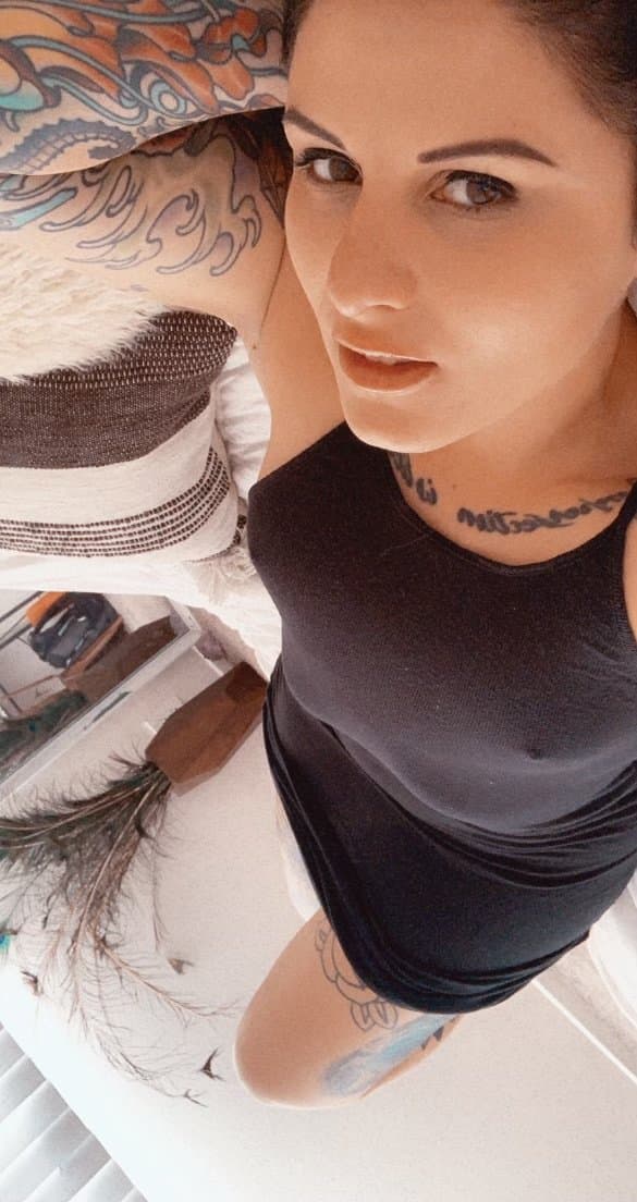 Click to view full size Bryanna leaked model with tattoos spreading lips