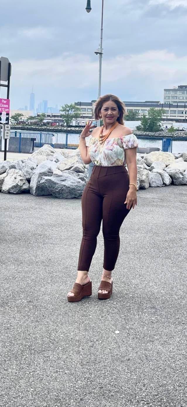 Amazing Latina milf with best hips and curves all natural