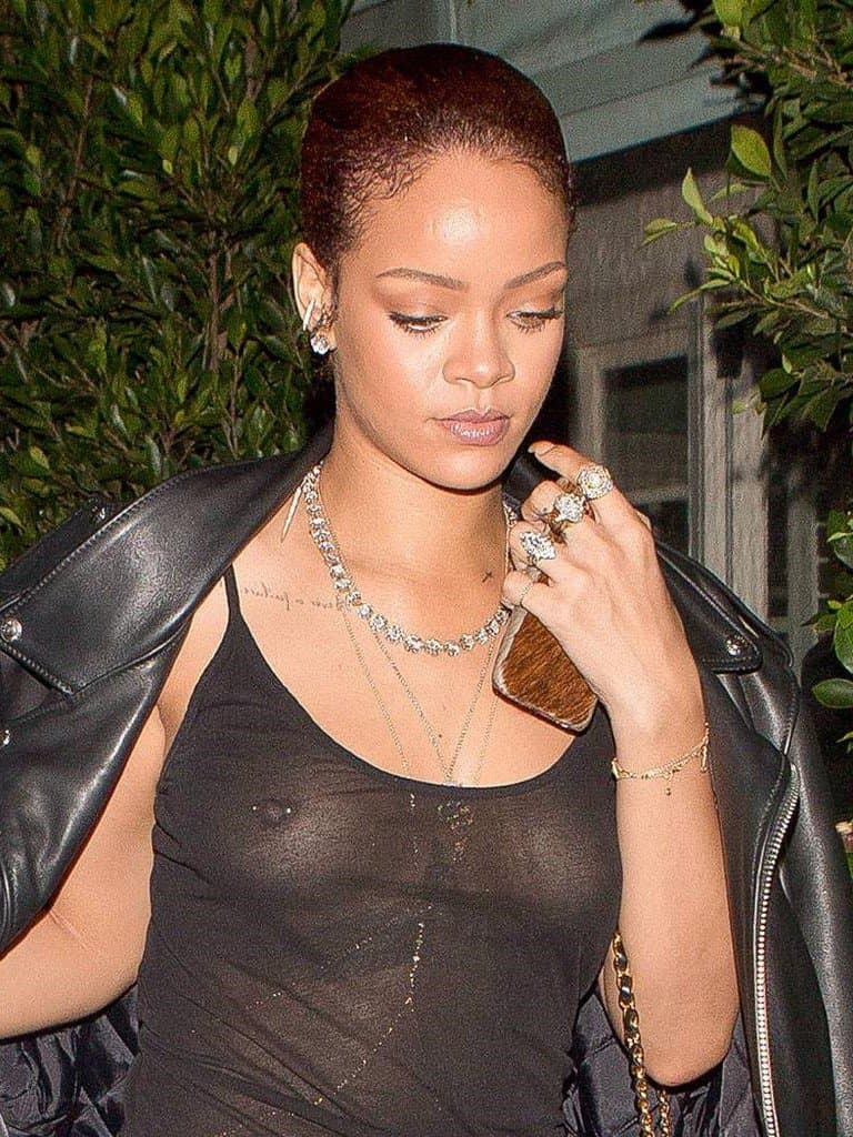 Celebrities Nipple Piercing (Ice Spice, Rihanna, Kendall Jenner...)