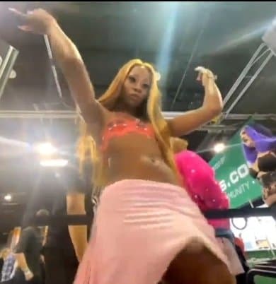 trans with BBC at event ♠️? | trans pauzuda em evento