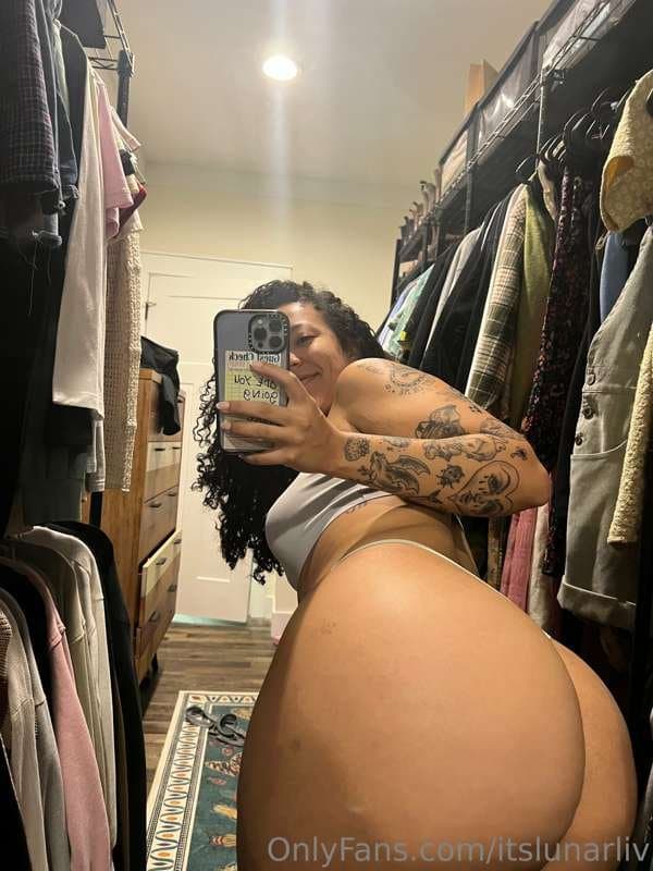 Just Seeing her clap that ass never gets old