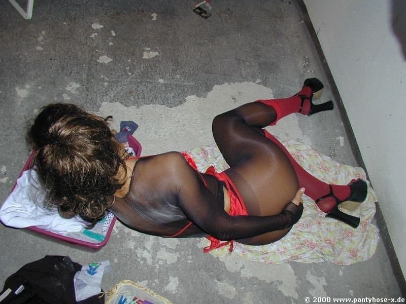 Click to view full size German Pantyhose Teen Vicki Wasche