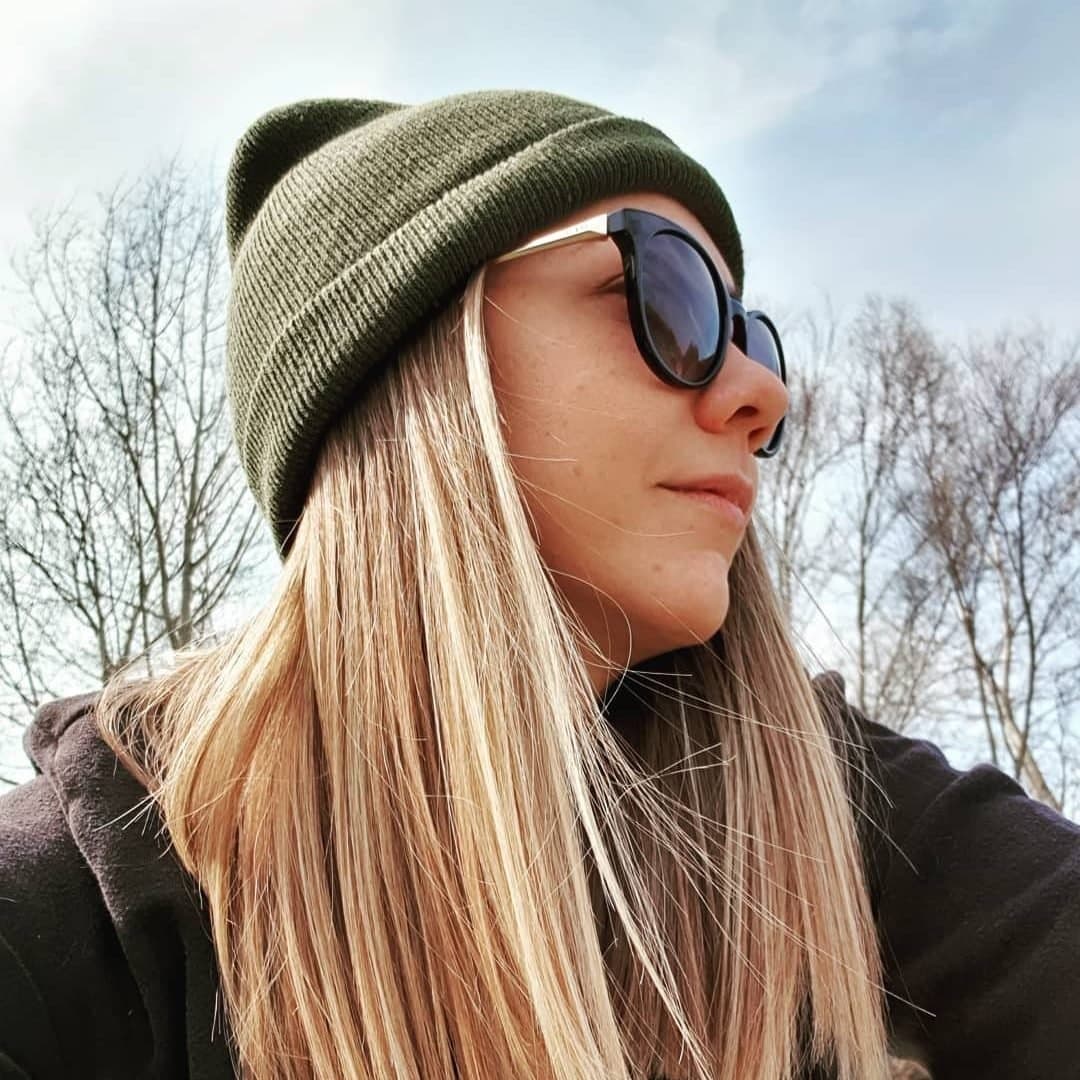 Hot Viktoria has a secret past