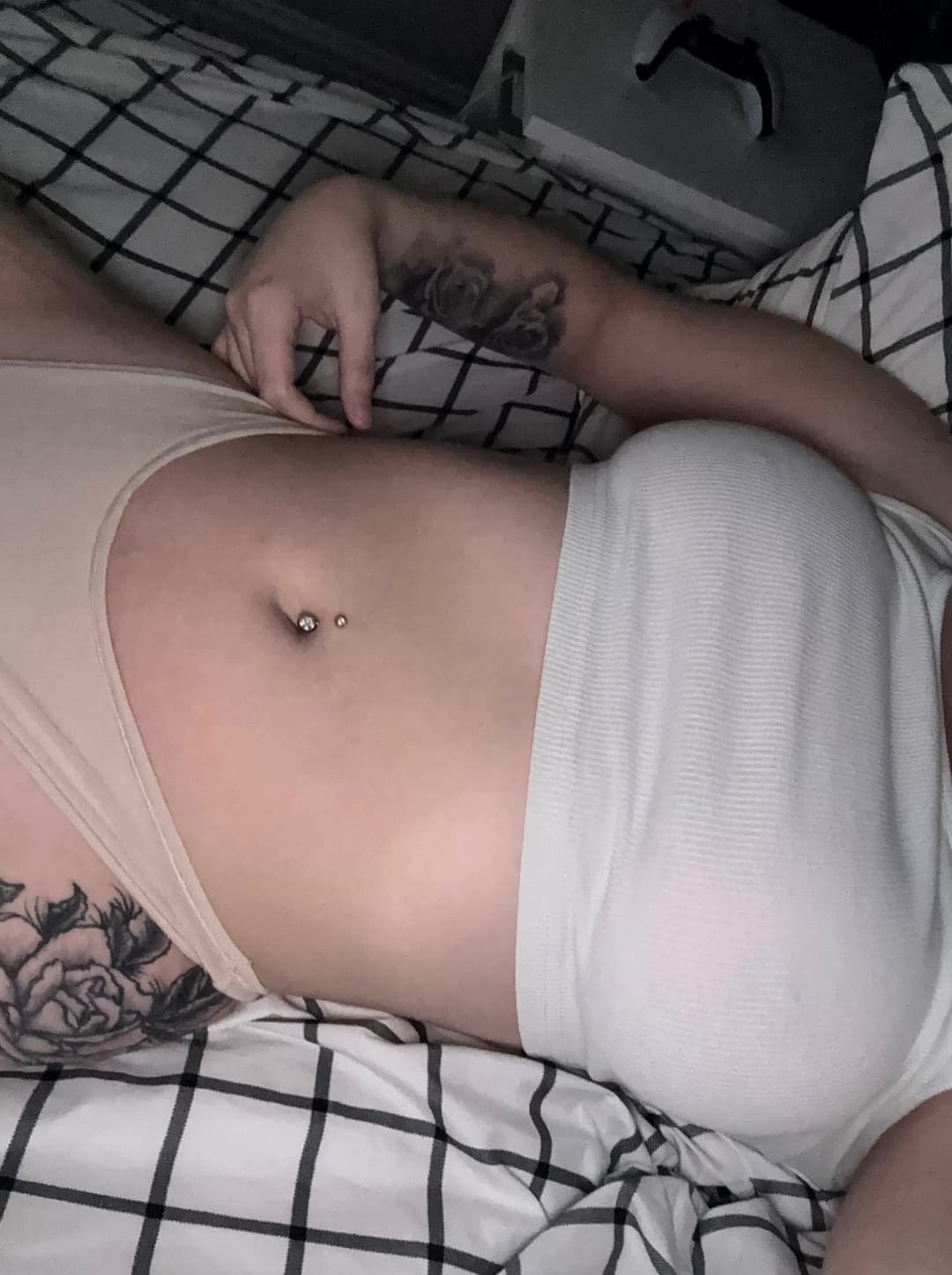 Make this body tremble on this bed