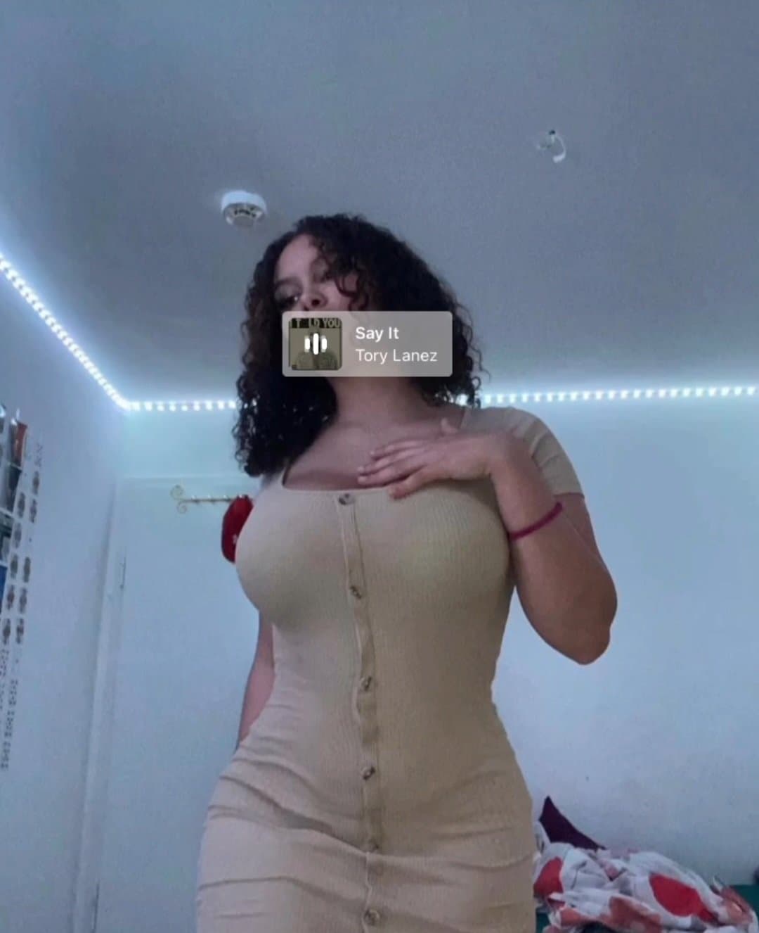 Big Titt Brasilian slut