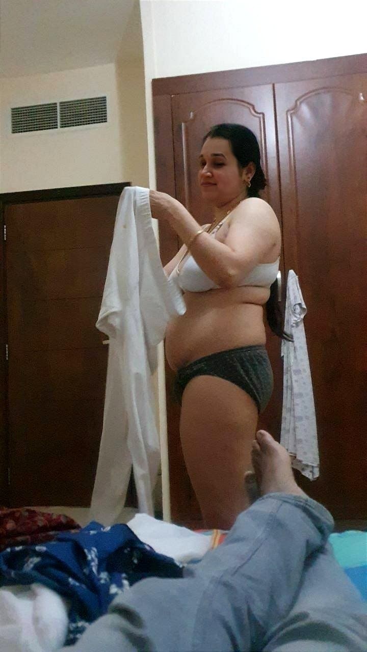 TELUGU AMMAYI MILF ANUPAMA HOT BOOB SHOW CAM FOR JOB