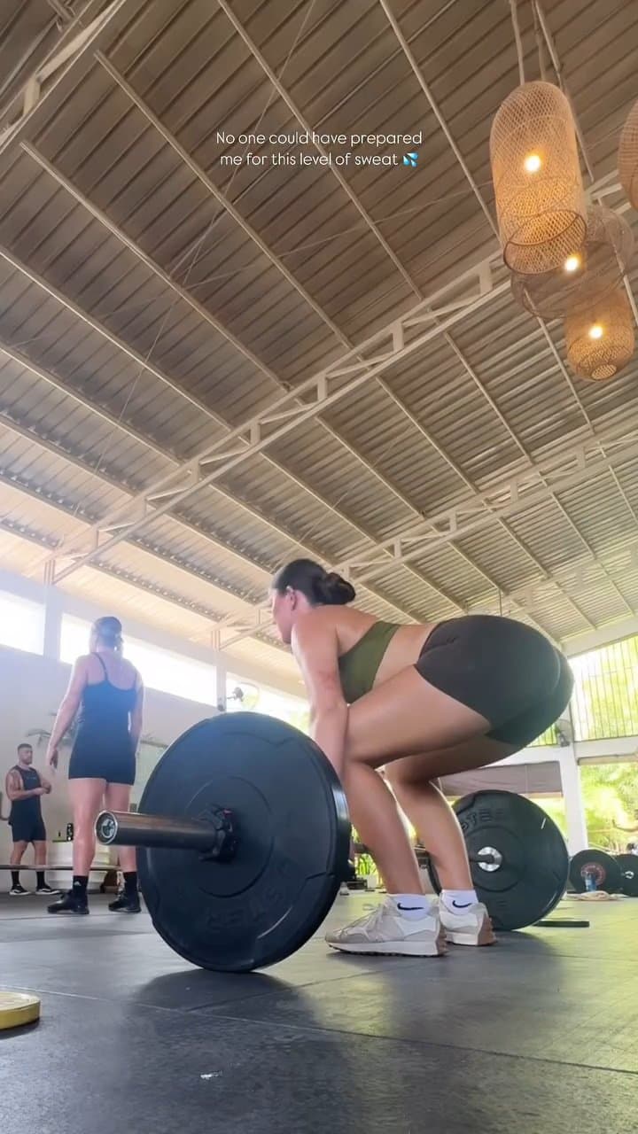 Hot sweaty pawg gym slut UK chav thicc