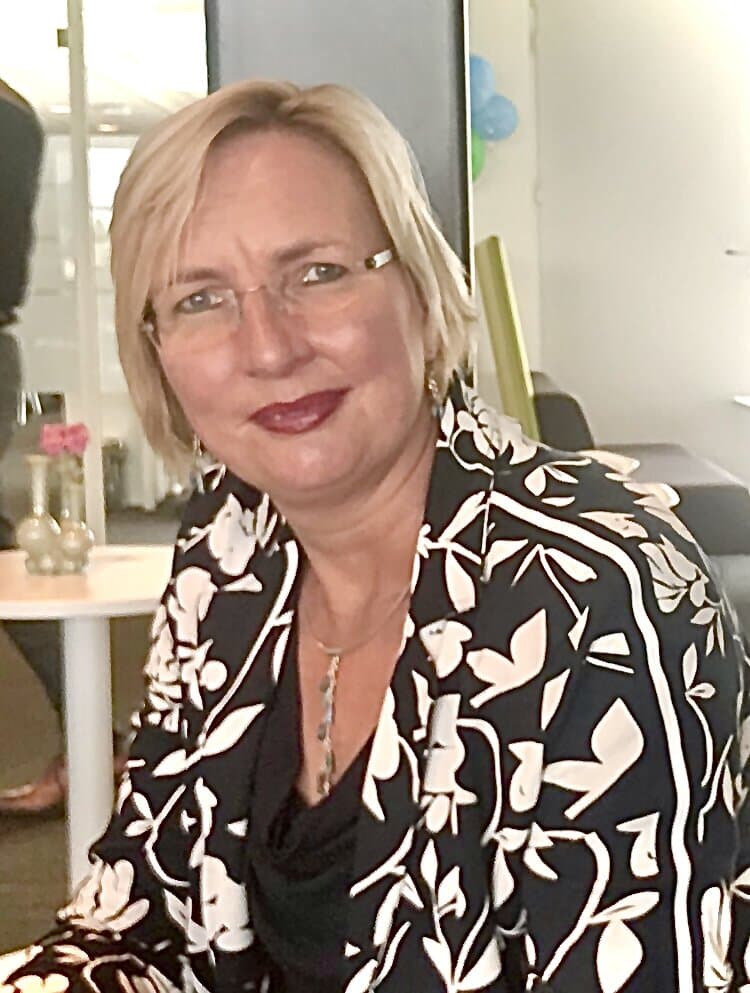 Highheels boots milf Jenna cumming on bbc dildo