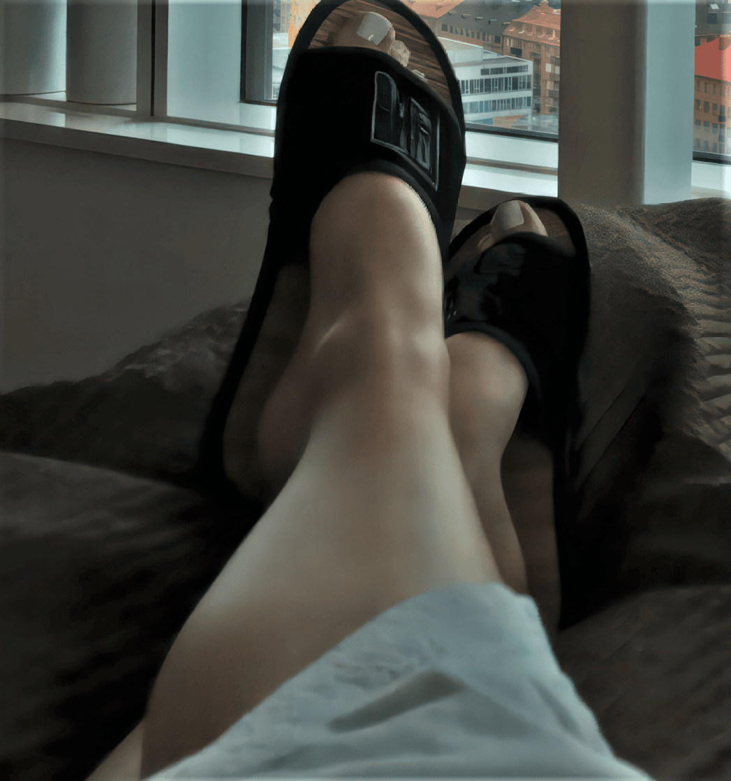 hot blonde teen - feet, legs ass and boobs