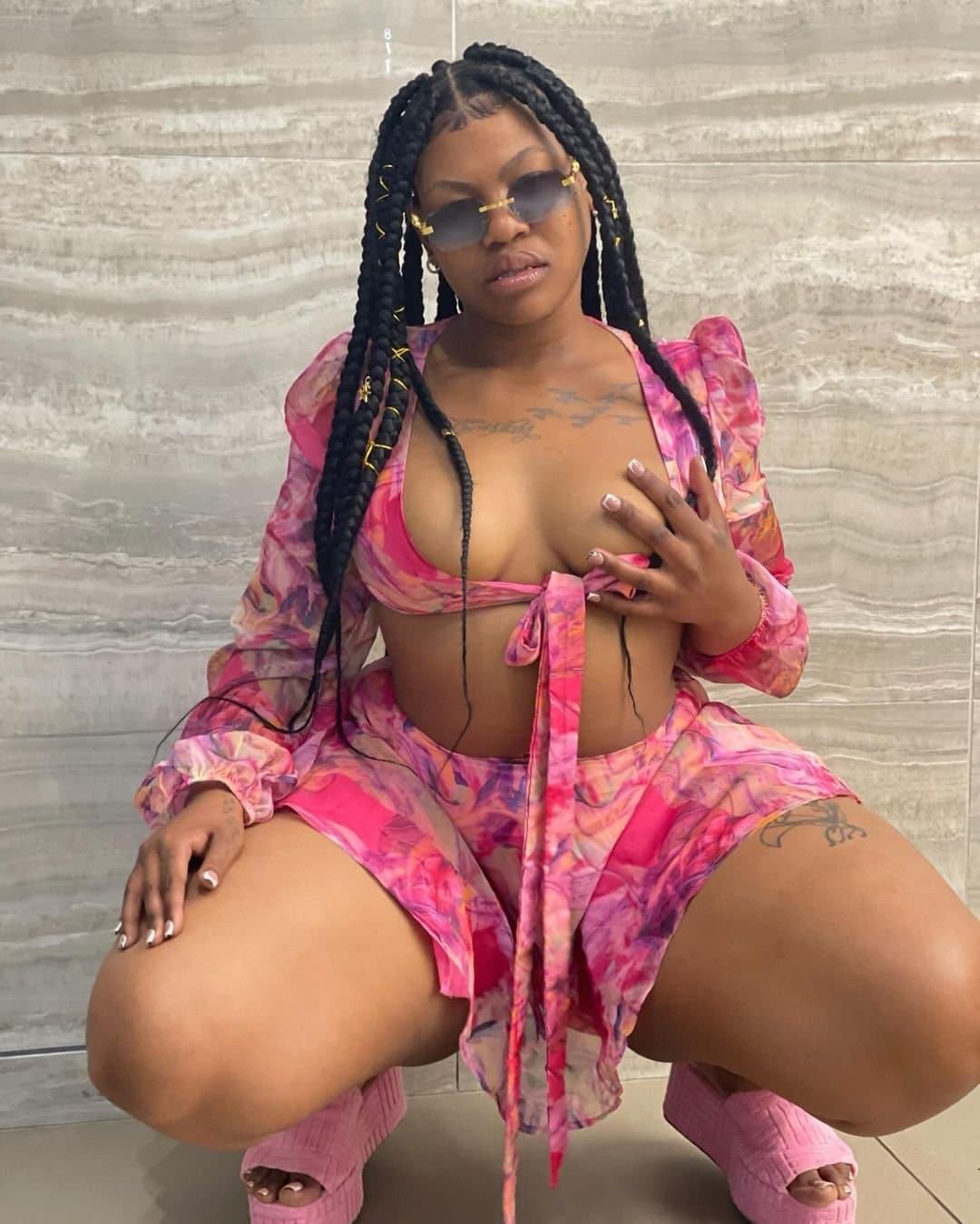 @Ms_Egbfun hourglass pear-shaped South African ass