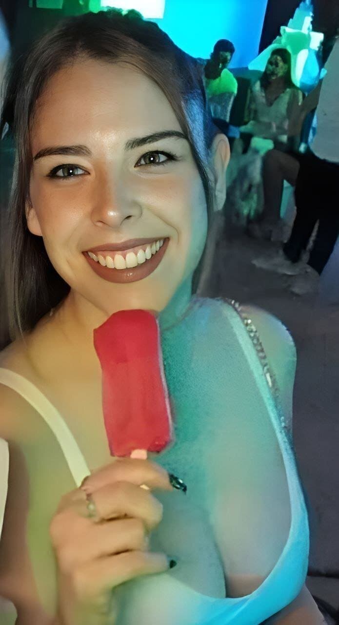 Anto rubia petera argentina ? tiene cara de petera y chupa re bien la pija