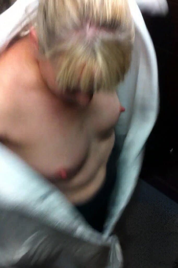 Dana, 60yo gilf, show her assets