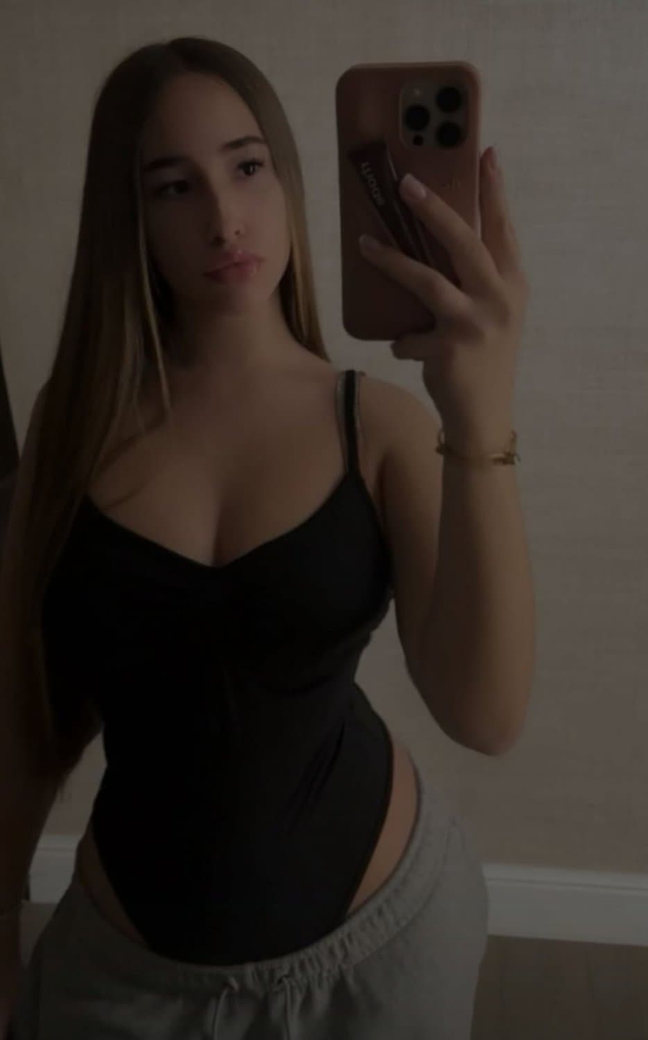 Sise ili bulja (boobs or ass)