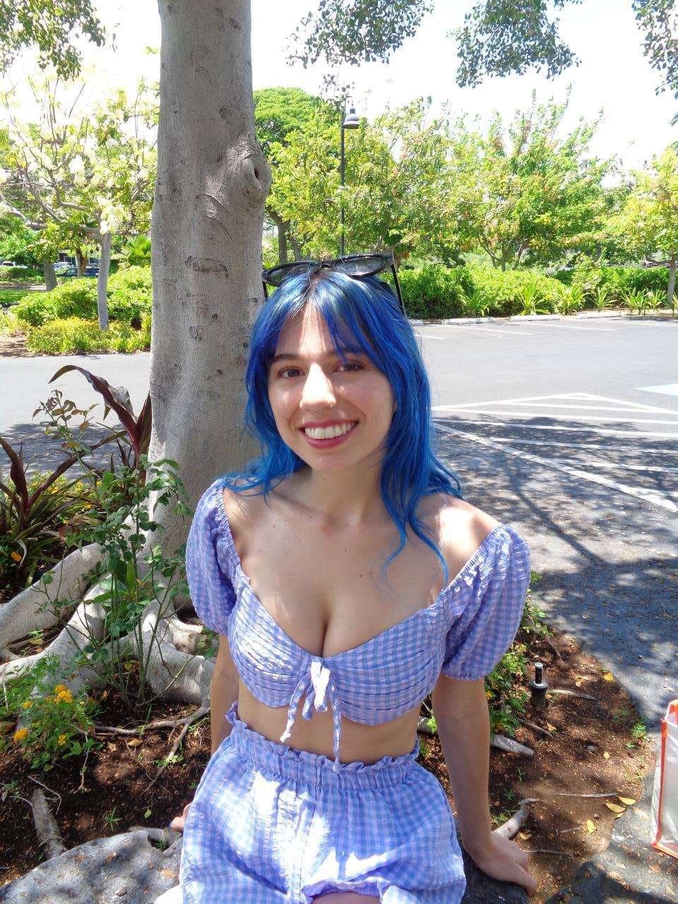 VOTE IN COMMENTS WHO DESERVES TO BE DROPPED UNCENSORED FIRST ???